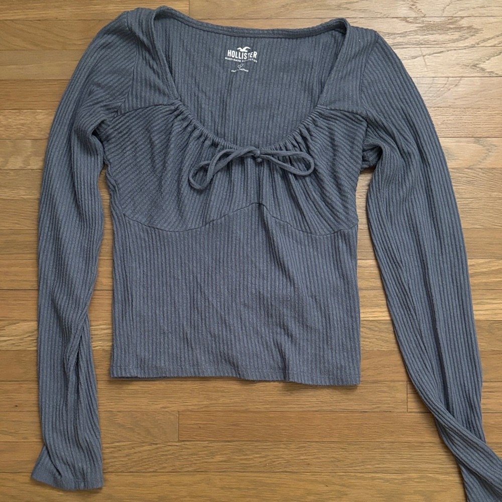 Hollister Women's Blue Ribbed Blouse